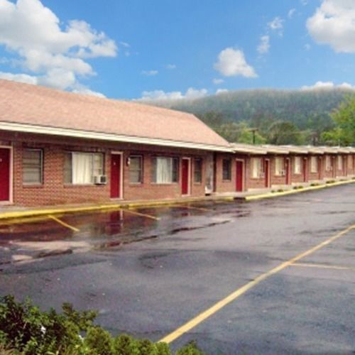 Shamrock Motel Hot Springs Exterior photo